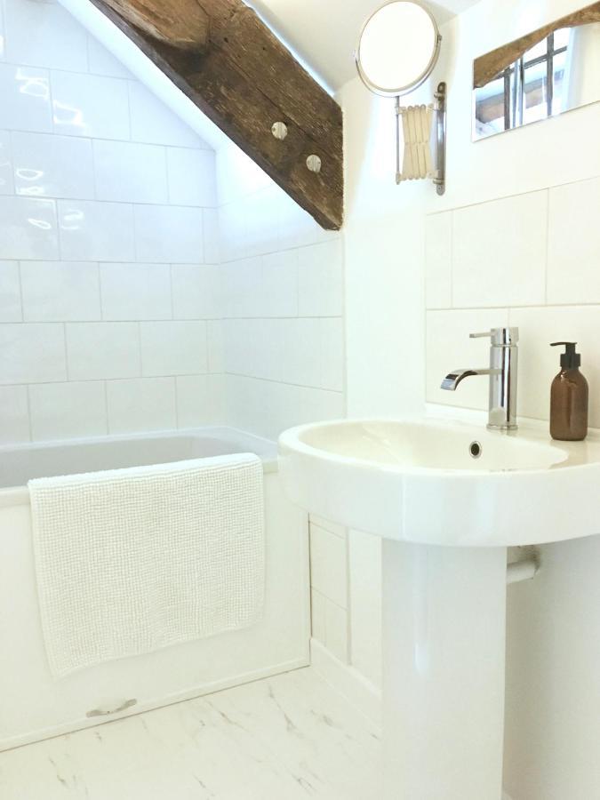The Attic Apartment, Quay Street Studios Cardigan Luaran gambar
