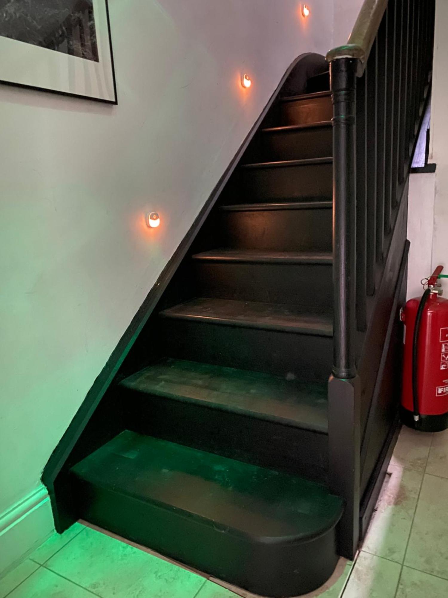 The Attic Apartment, Quay Street Studios Cardigan Luaran gambar
