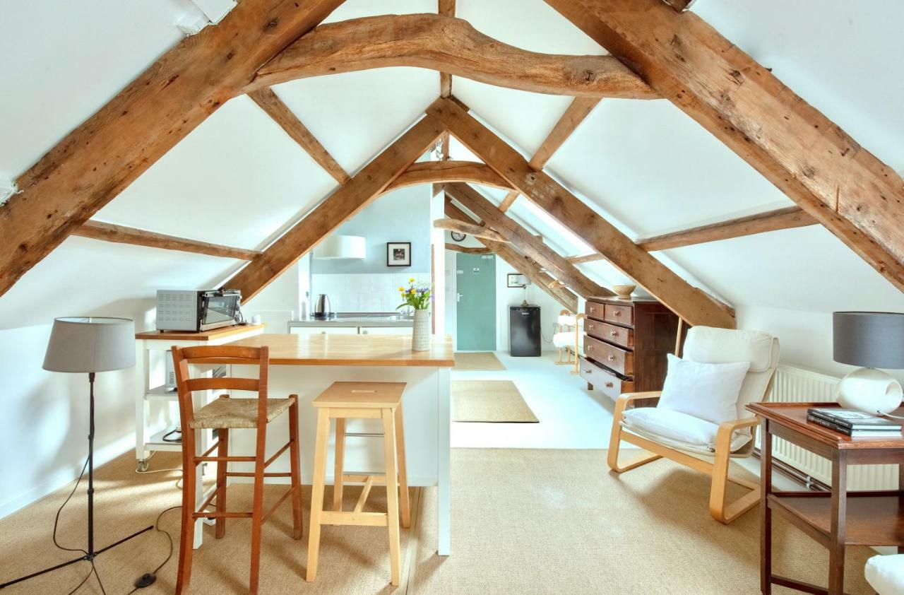 The Attic Apartment, Quay Street Studios Cardigan Luaran gambar
